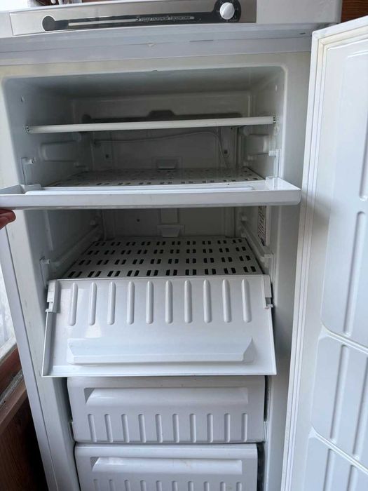 Морозільна камера Indesit