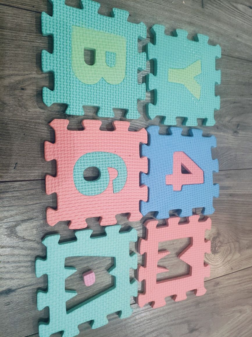 Piankowe puzzle alfabet i cyferki