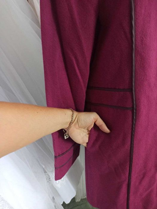 Пальто новое  прямого силуэта 44-46 р.