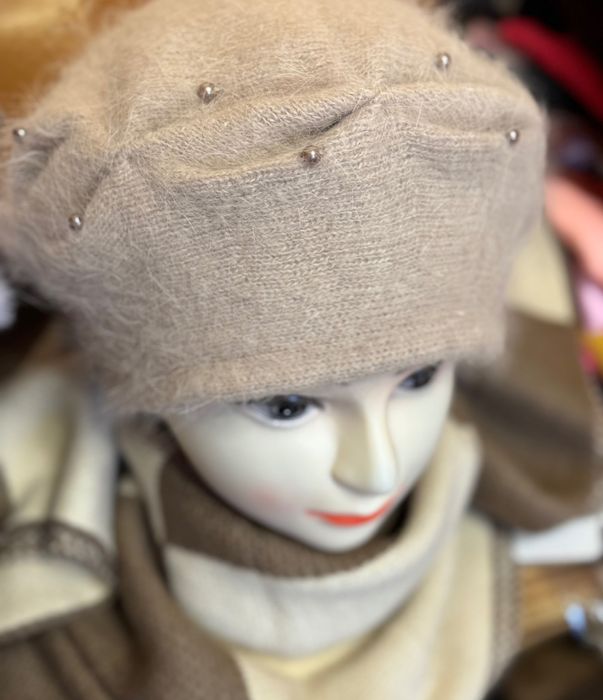 Берет жіночій ангоровий