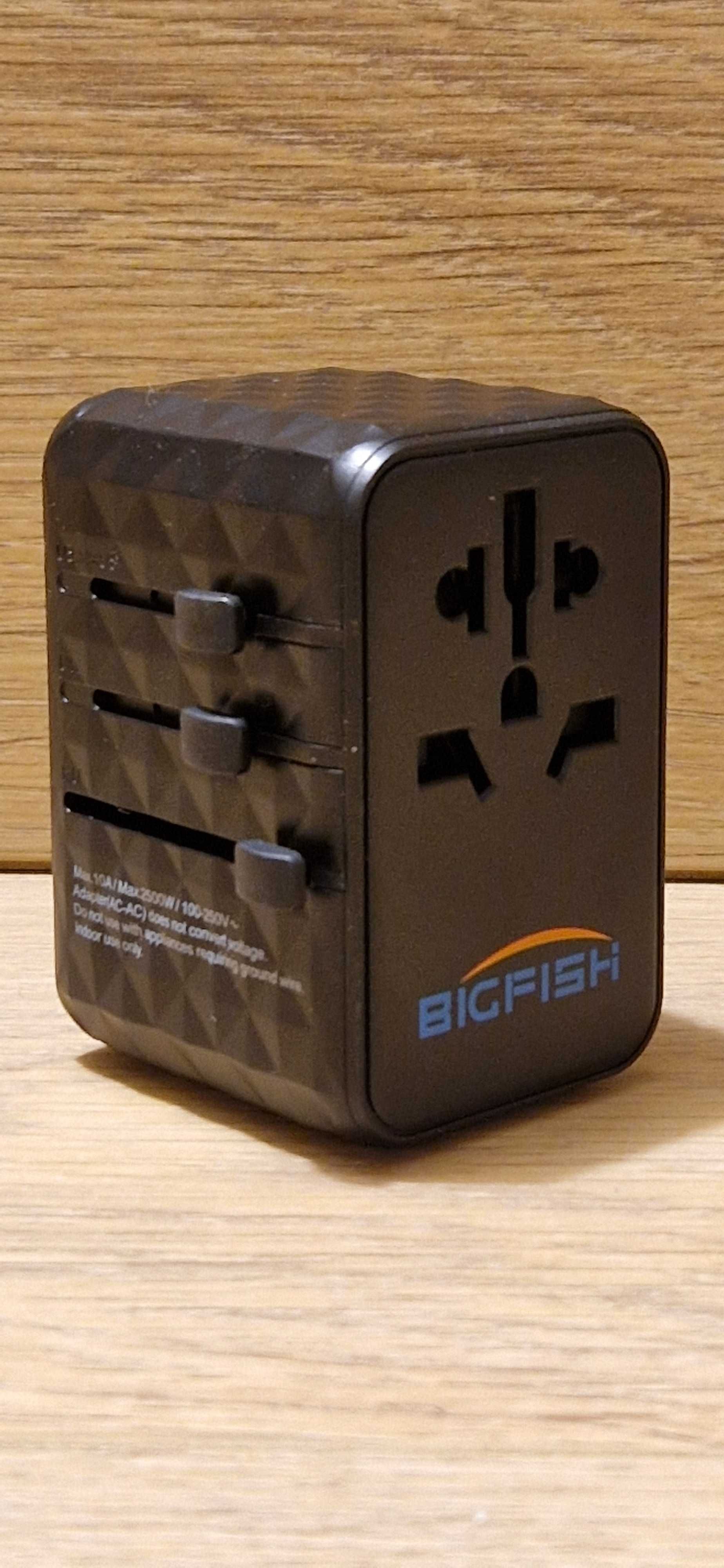 Uniwersalny adapter podróżny Bigfish z szybkim ładowaniem USB C  65 W