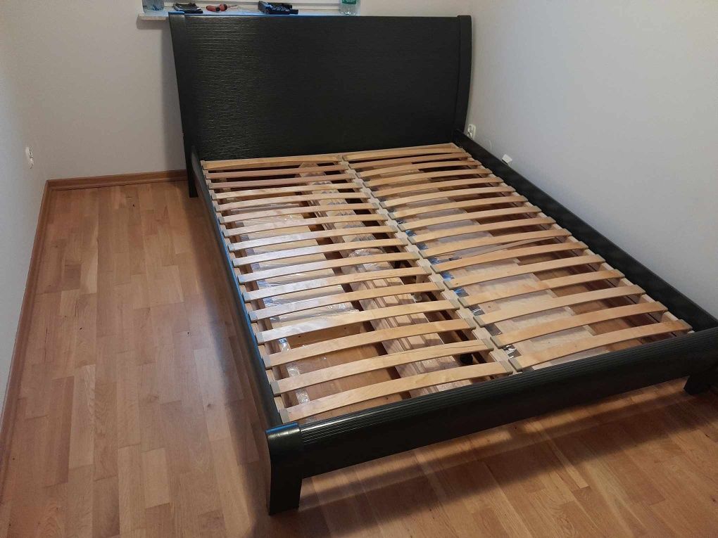 Łóżko małżeńskie drewniane do materaca 160x200