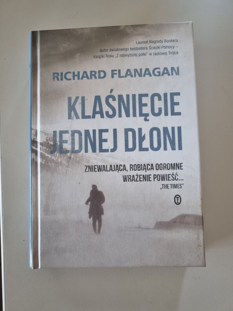 Klaśnięcie jednej dłoni - Richard Flanagan