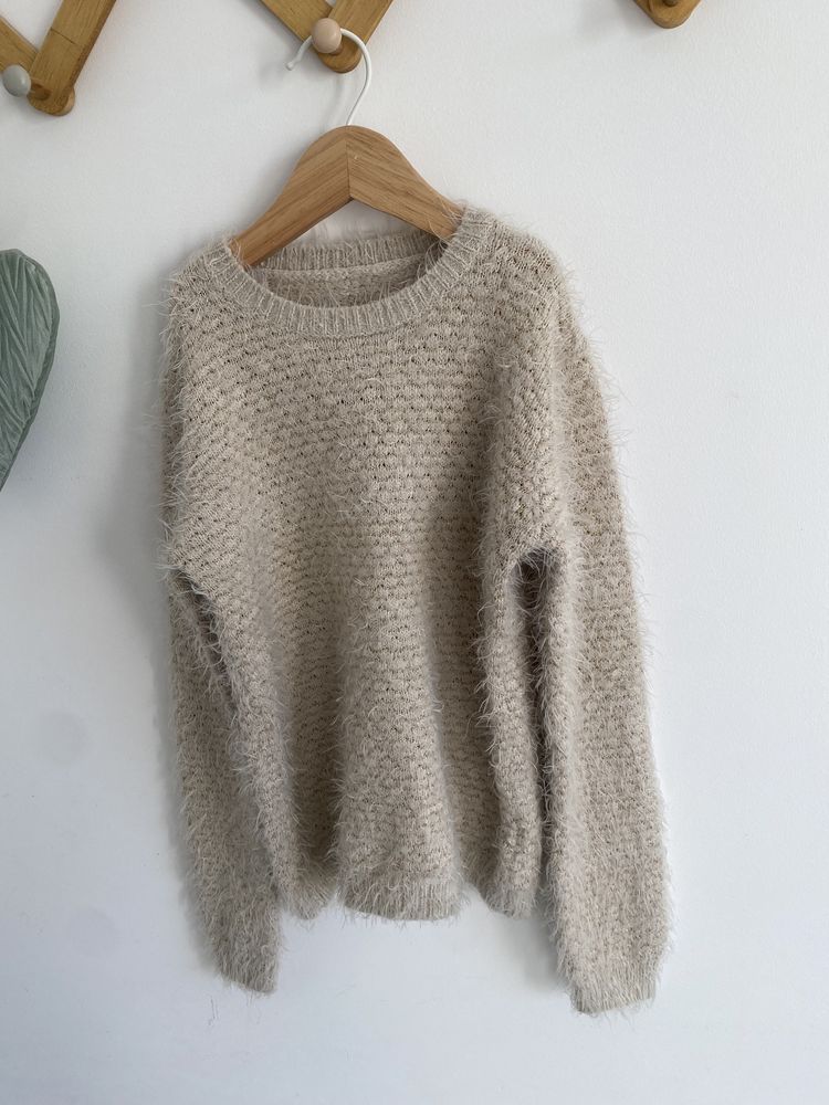 Sweter vrs 122/128 beżowo złoty włochaty jak newbie