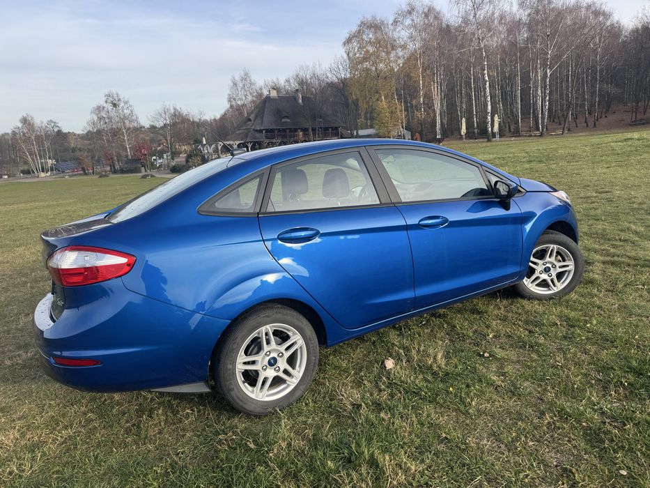 Ford Fiesta Sedan