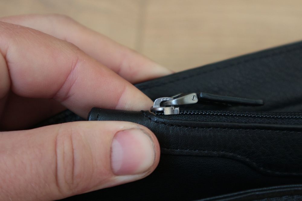 Жіноча сумка Akris