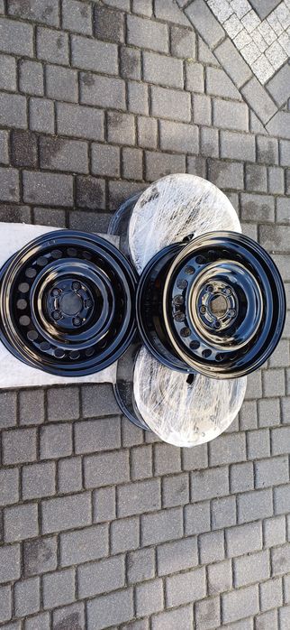 Felgi stalowe po regeneracji 6,5x16 cali , rozstaw śrub 5x114,3.