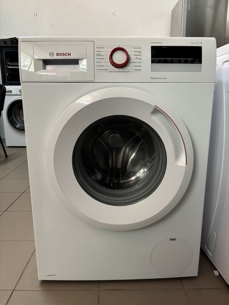 Пральна машина Bosch seria 4 WAN282V8