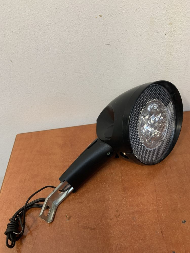 Lampka rowerowa 4 LED dynamo pradnicę przewód widelec amortyzator