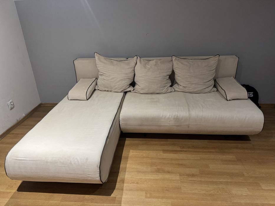 Narożnik z poduszkami