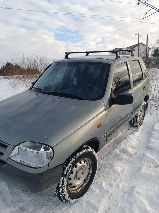 Легковий авто нива шевроле