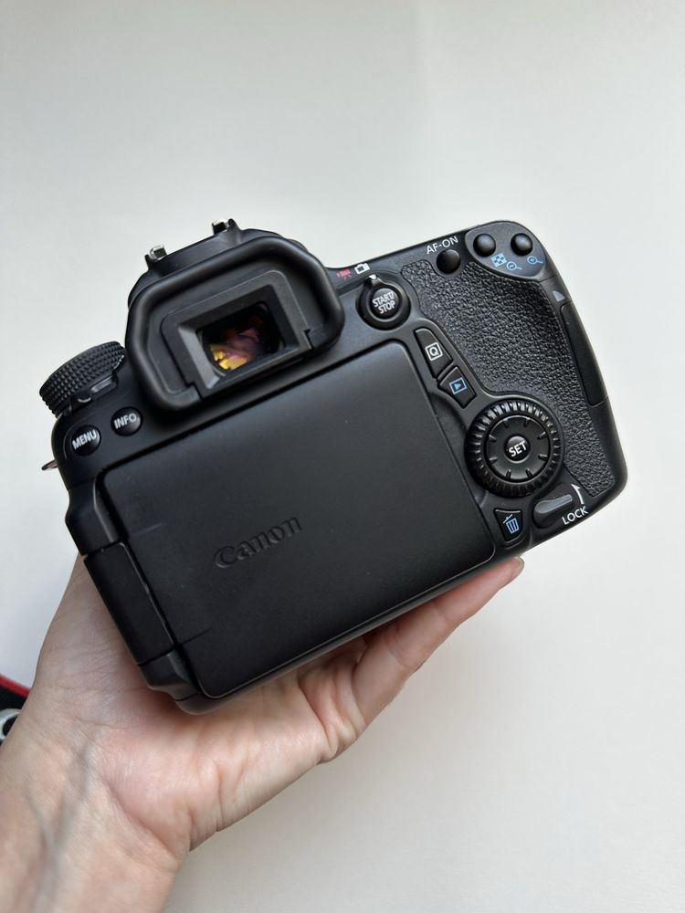 Камера Canon EOS 70D