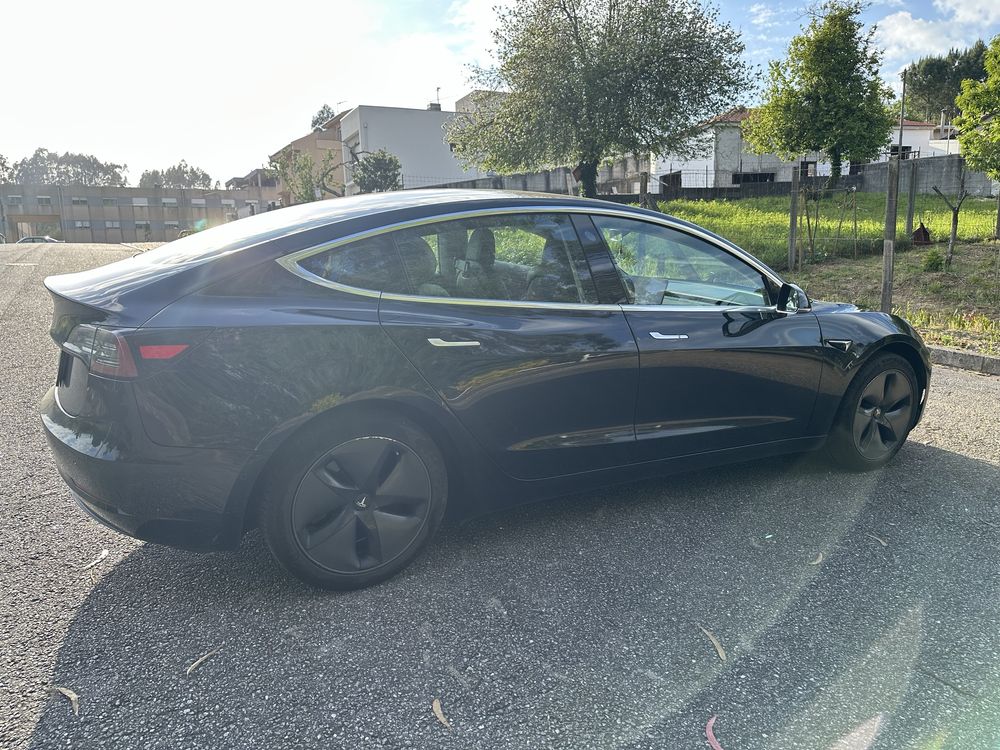 Tesla Model 3 - Rwd Plus