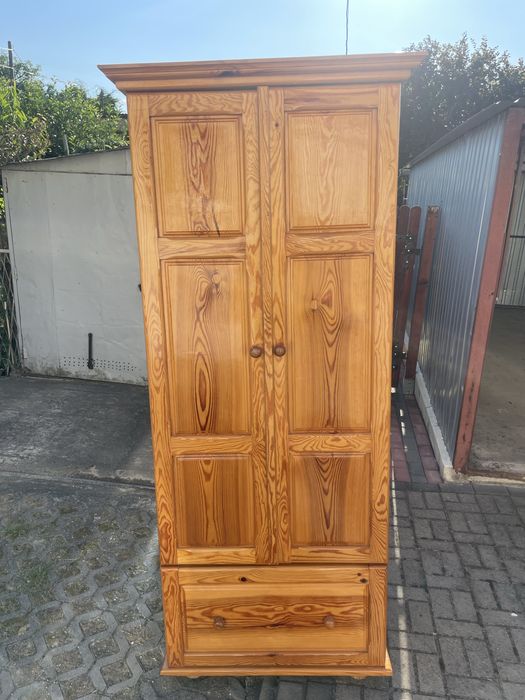 Drewniana szafa - Głubczyce