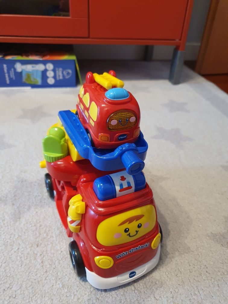 Wóz strażacki vtech  + małe autko grające