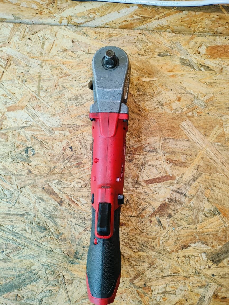 Klucz udarowy Milwaukee M12 FRAIWF12 mocny 300Nm klucz Milwaukee aku