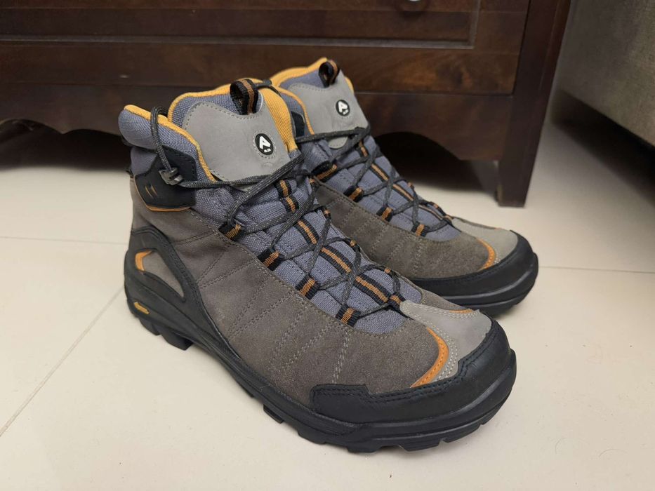 Alfa femund trekkingowe buty zamszowe męskie 43/44 gore-tex vibram 
R