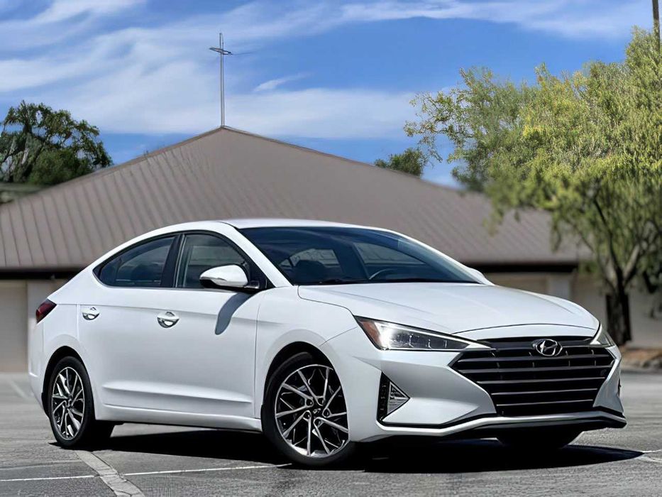Hyundai Elantra      2020