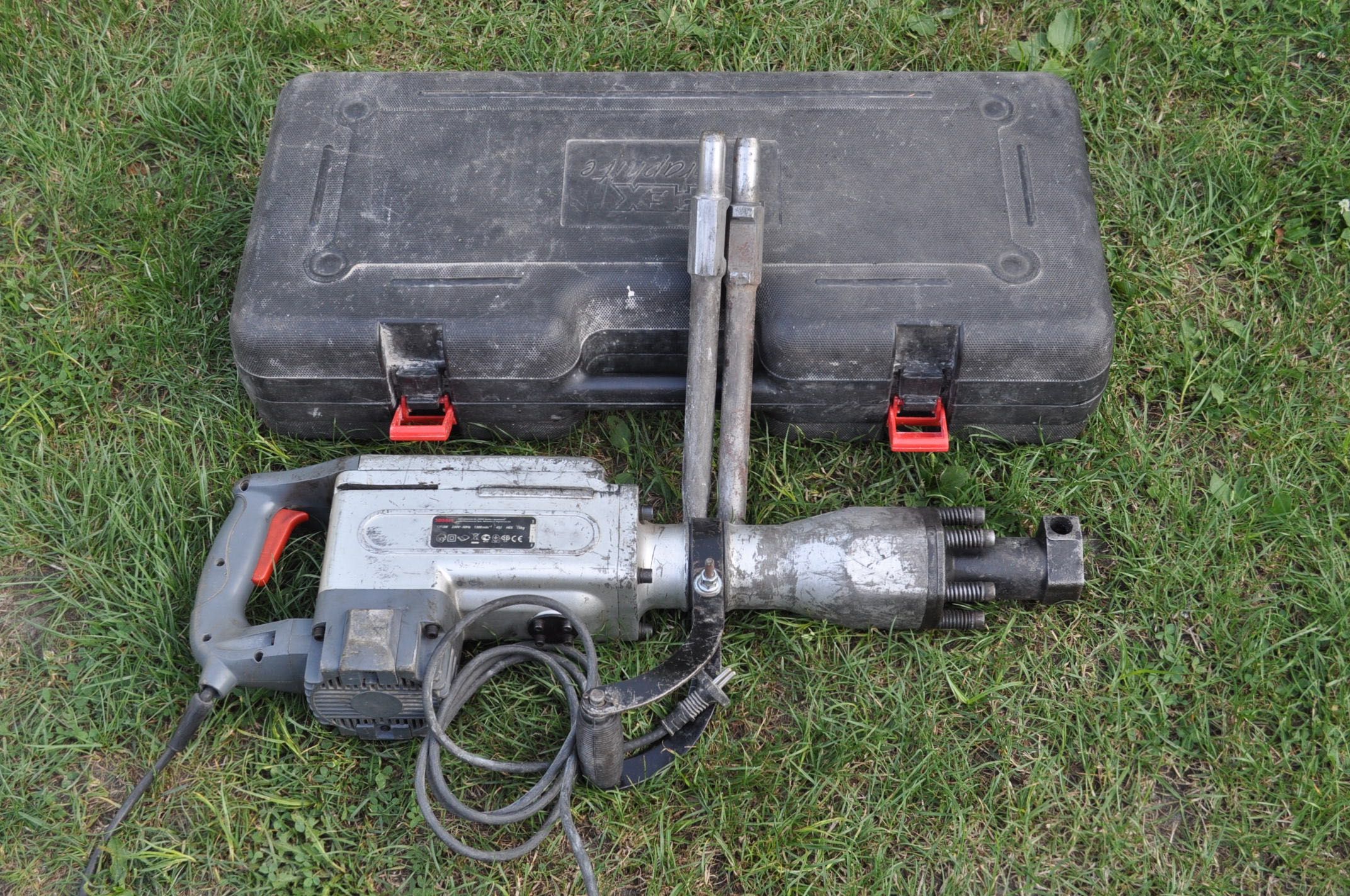 Wyburzeniowy młot elektryczny Graphite 58G867.