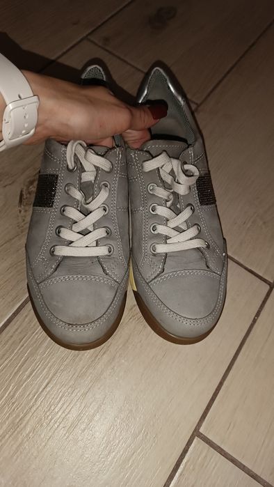 Жіночі кросівки замш шкіра 39 розмір