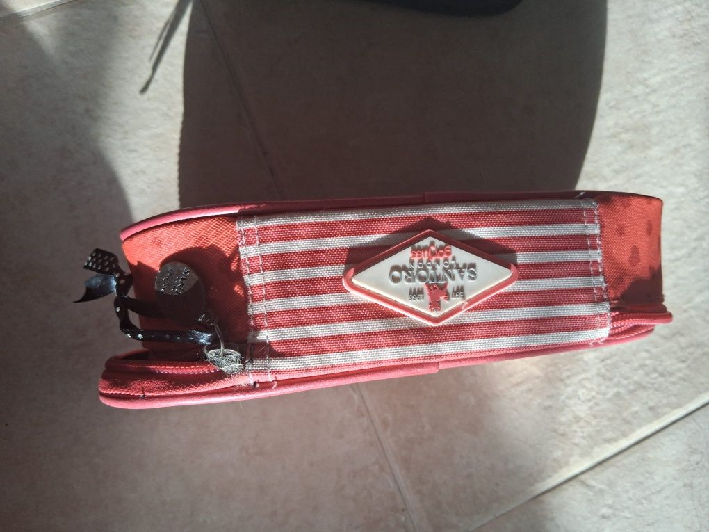 Mochila e estojo escolar da Gorjuss Santoro