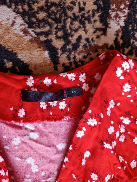 Червона сукня жіноча