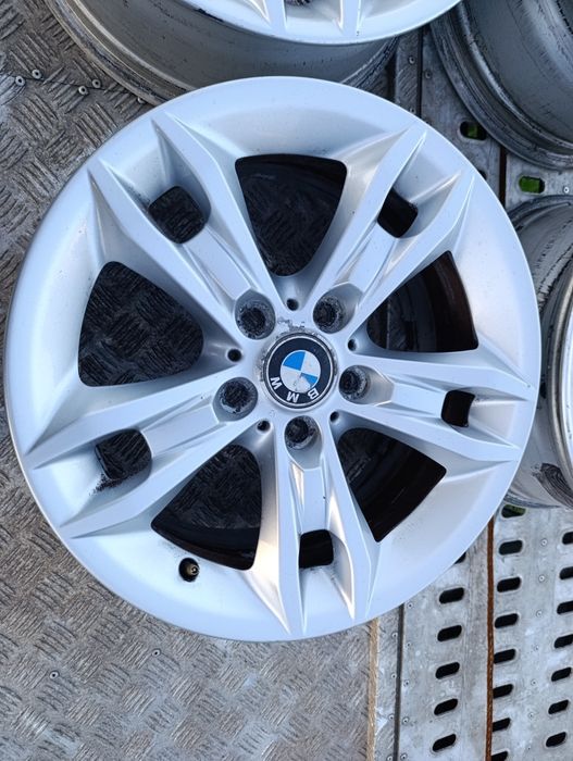 BMW X1 felgi aluminiowe 17 cali ładny stan z Niemiec