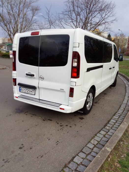 Opel vivaro 2015
