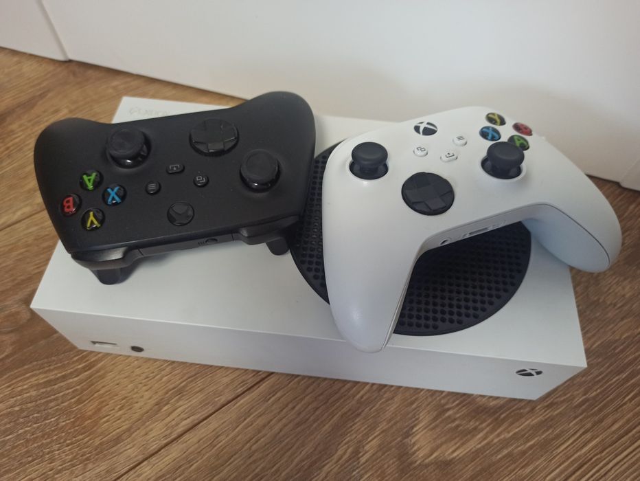 Продам Xbox series S 512.