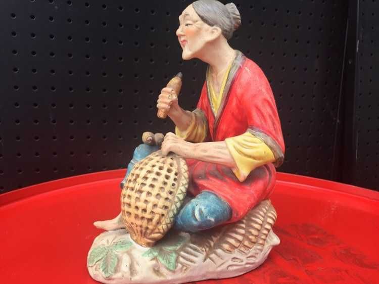 Estatuetas Vintage em Porcelana, Marfinite e Cerâmica!
