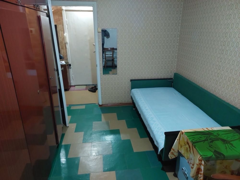 Продам 2х.ком. Каменское левый берег 3мик.4 эт.