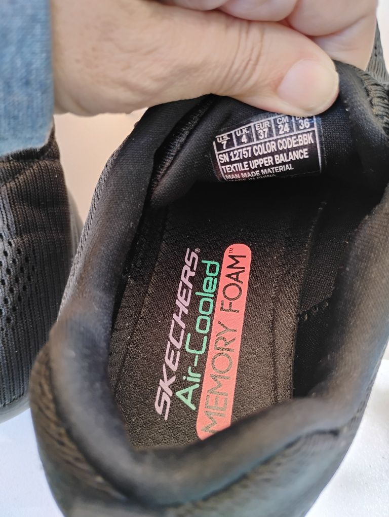 Sapatilhas Skechers pretas tam 37