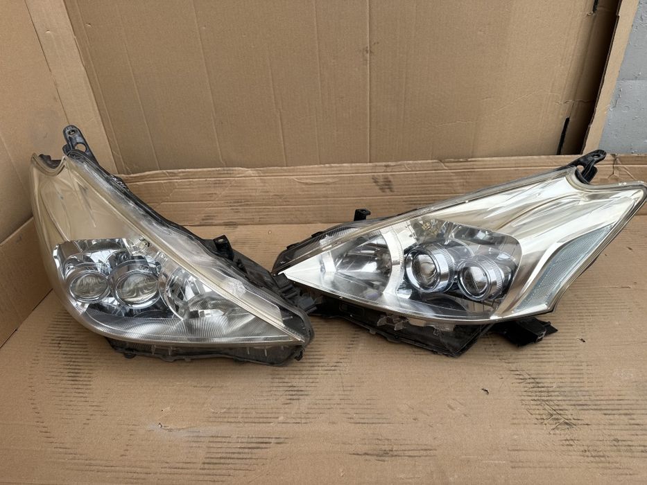Lampa Full Led przednia Toyota prius plus
