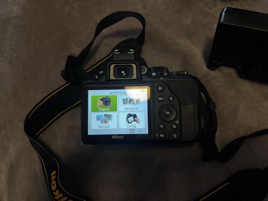 Nikon D3500 DSLR c/kit de objetiva
