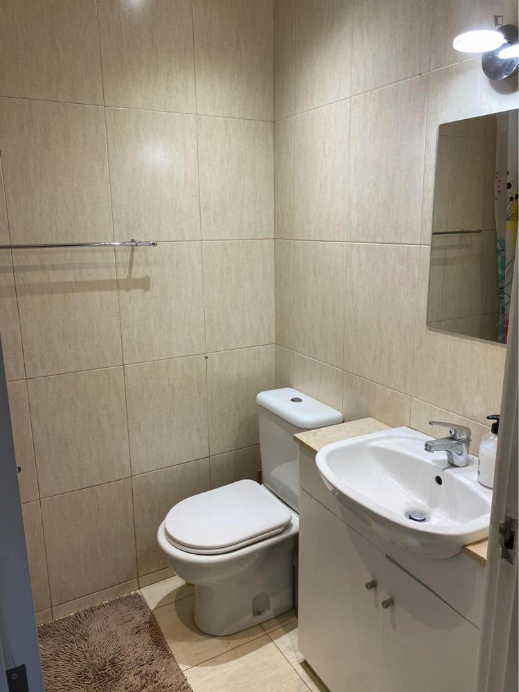 Quarto para arrendar na senhora da hora