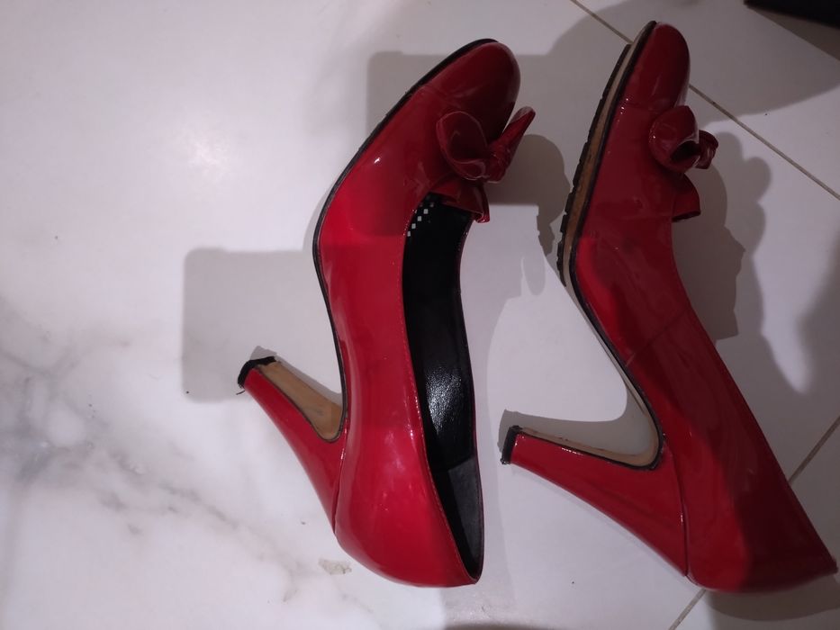 Buty lakiery królewny