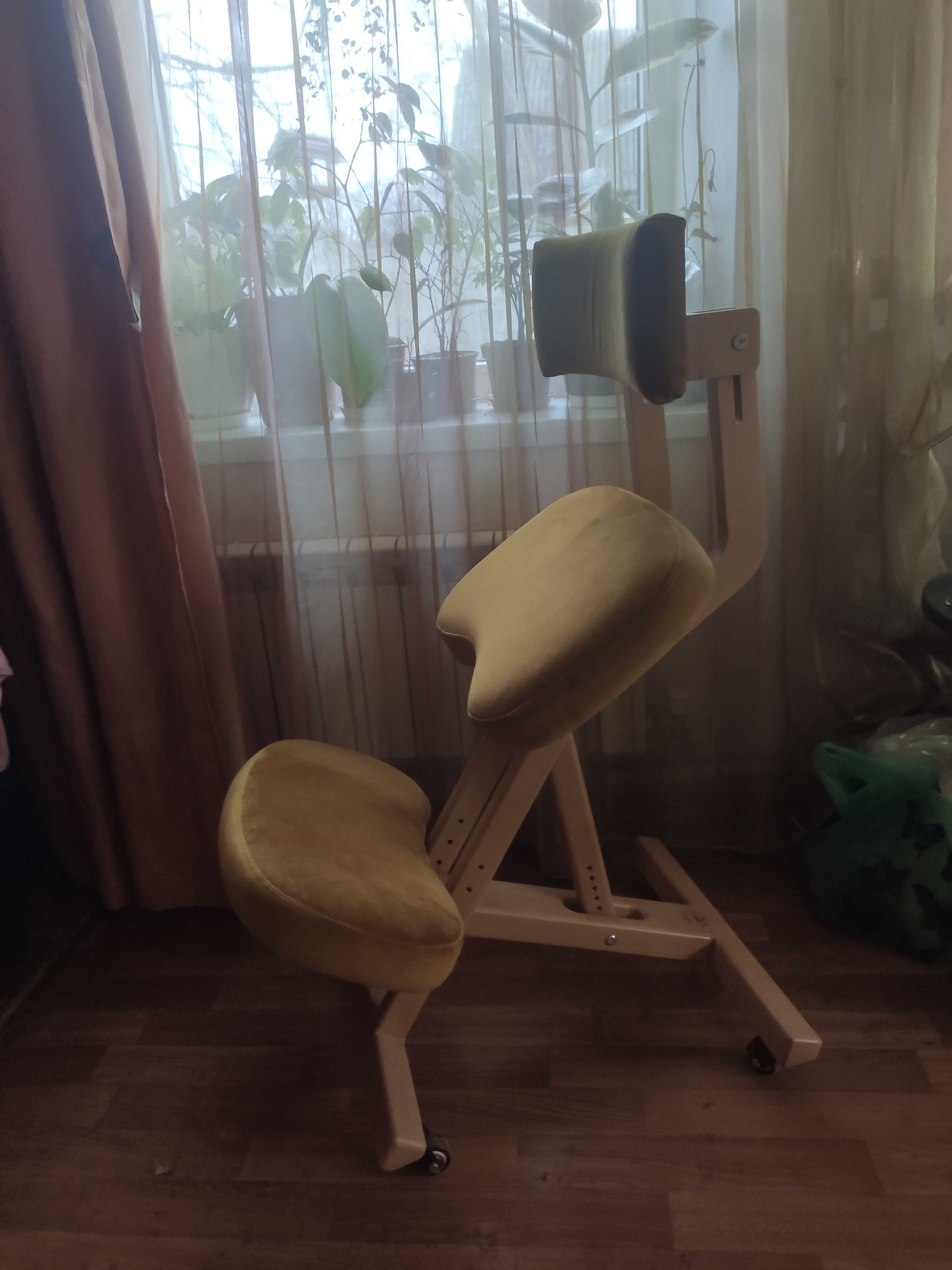 Коленный стул с регулировками высоты