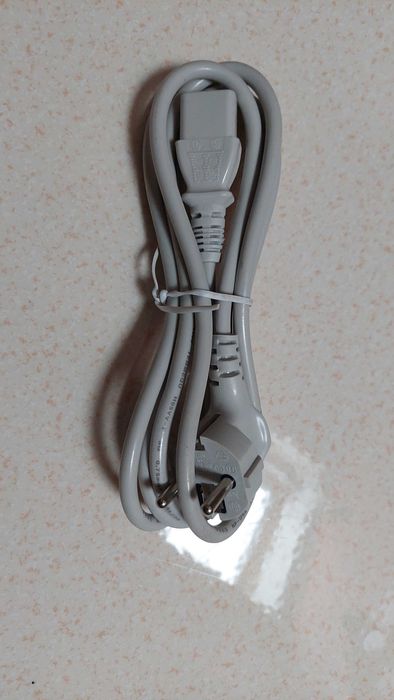 Cabo de alimentação