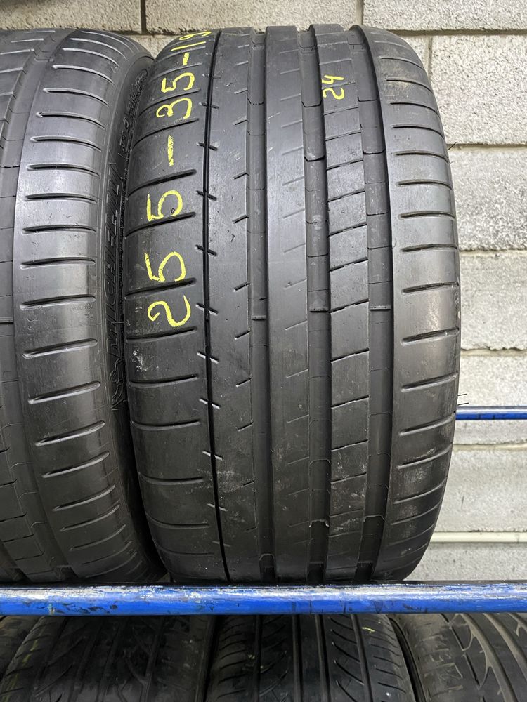 Літні шини 255/35 R19 (96Y) MICHELIN