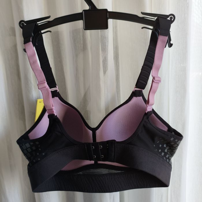 Спортивний бюстгальтер triumph triaction hybrid lite. з сайту next