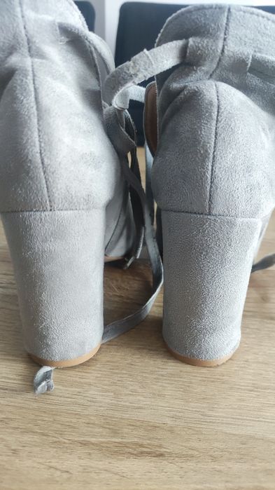 Botki wiązane damskie