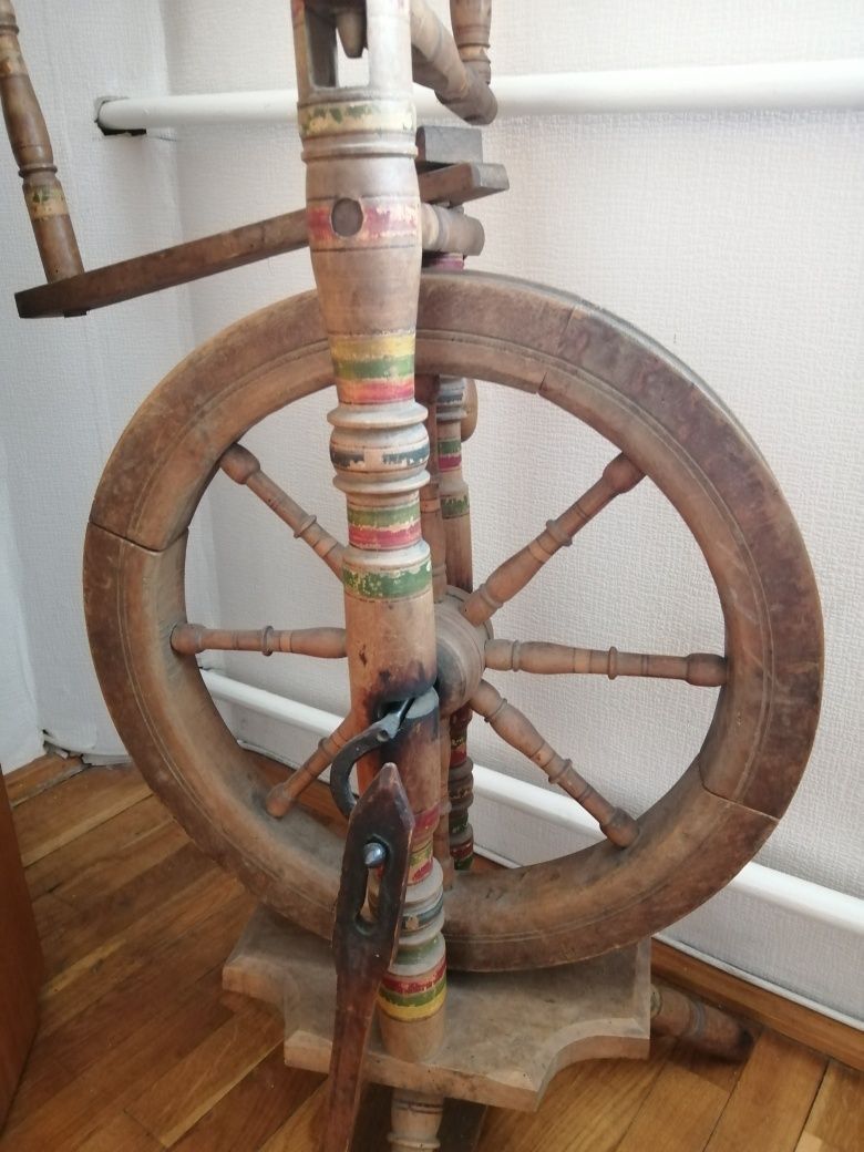 Stary kołowrotek drewniany antyk