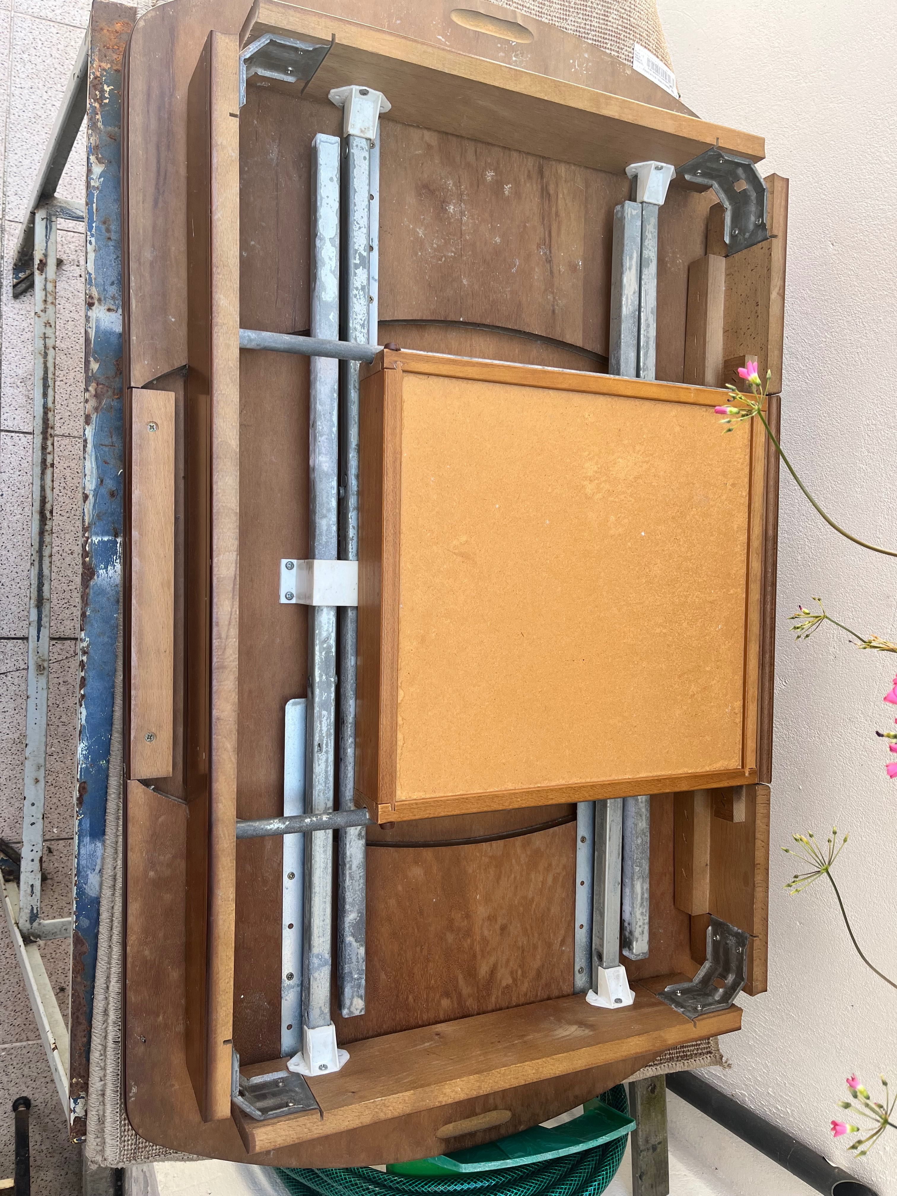 Conjunto mesa + cadeiras