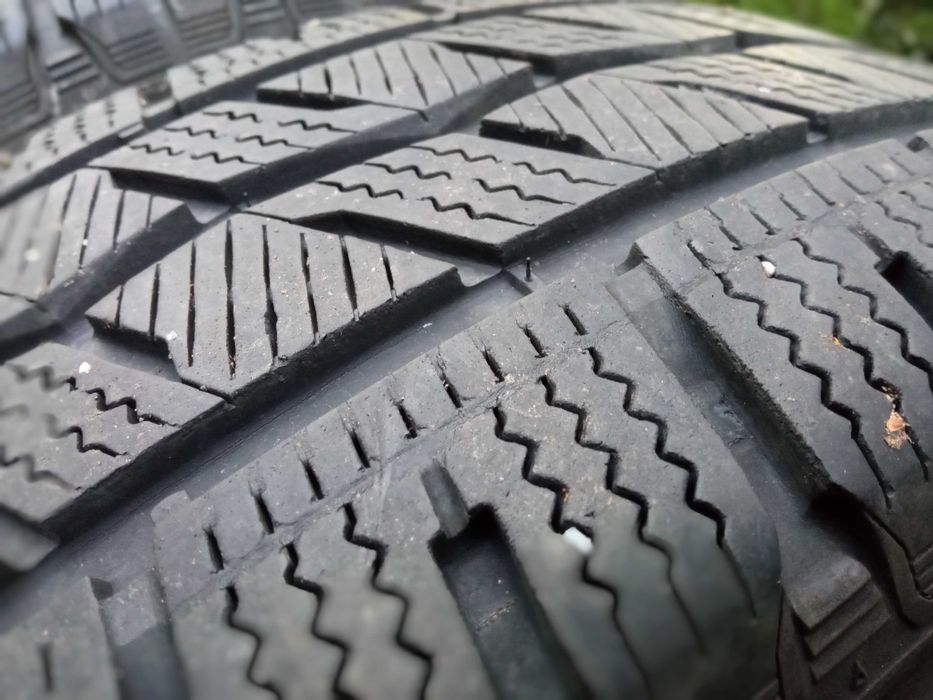 Hankook 16 215/65 Winter I*cept LV Opony Zimowe Komplet bus