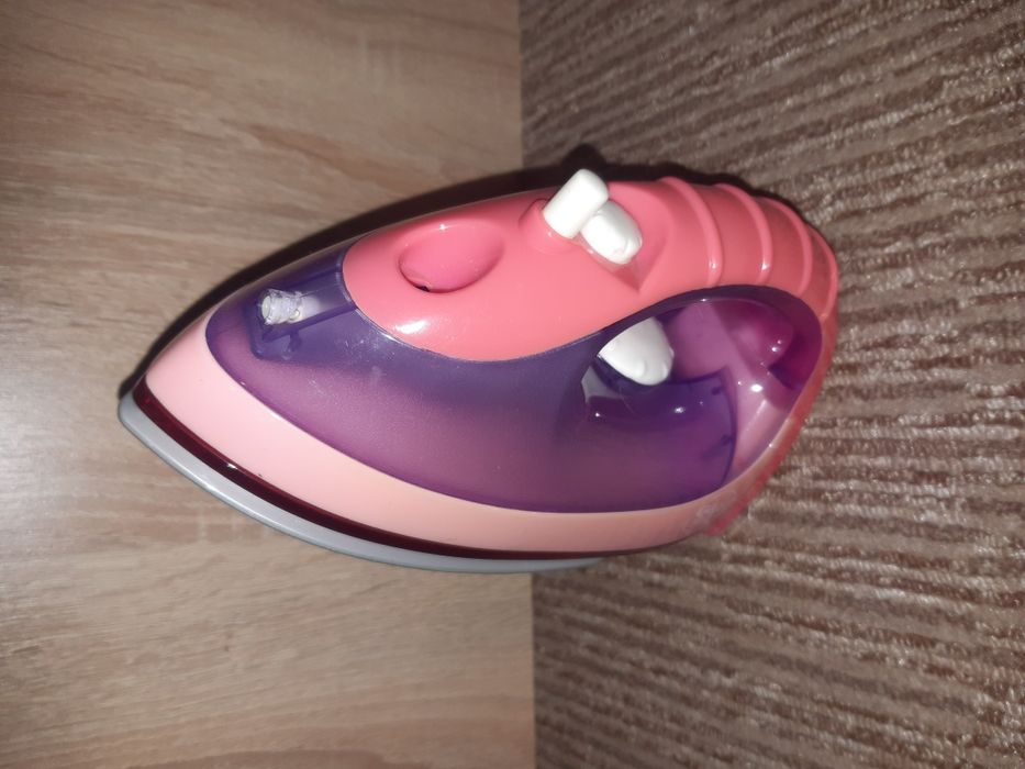 Żelazko wydajace odgłosy.