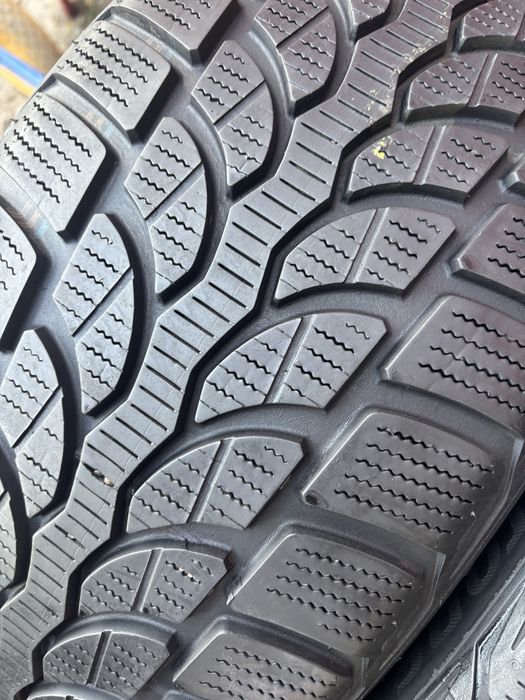 205/50/17 R17 Brigestone Blizzak LM-32 зима 2 шт