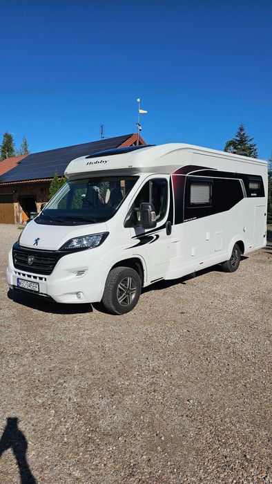 Camper Peugeot Boxer 2020 – Zabudowa Hobby, gotowy do podróży"