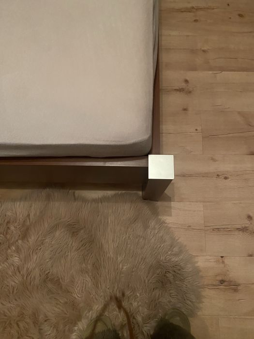 Łóżko drewniane 140 x 200 bez materaca