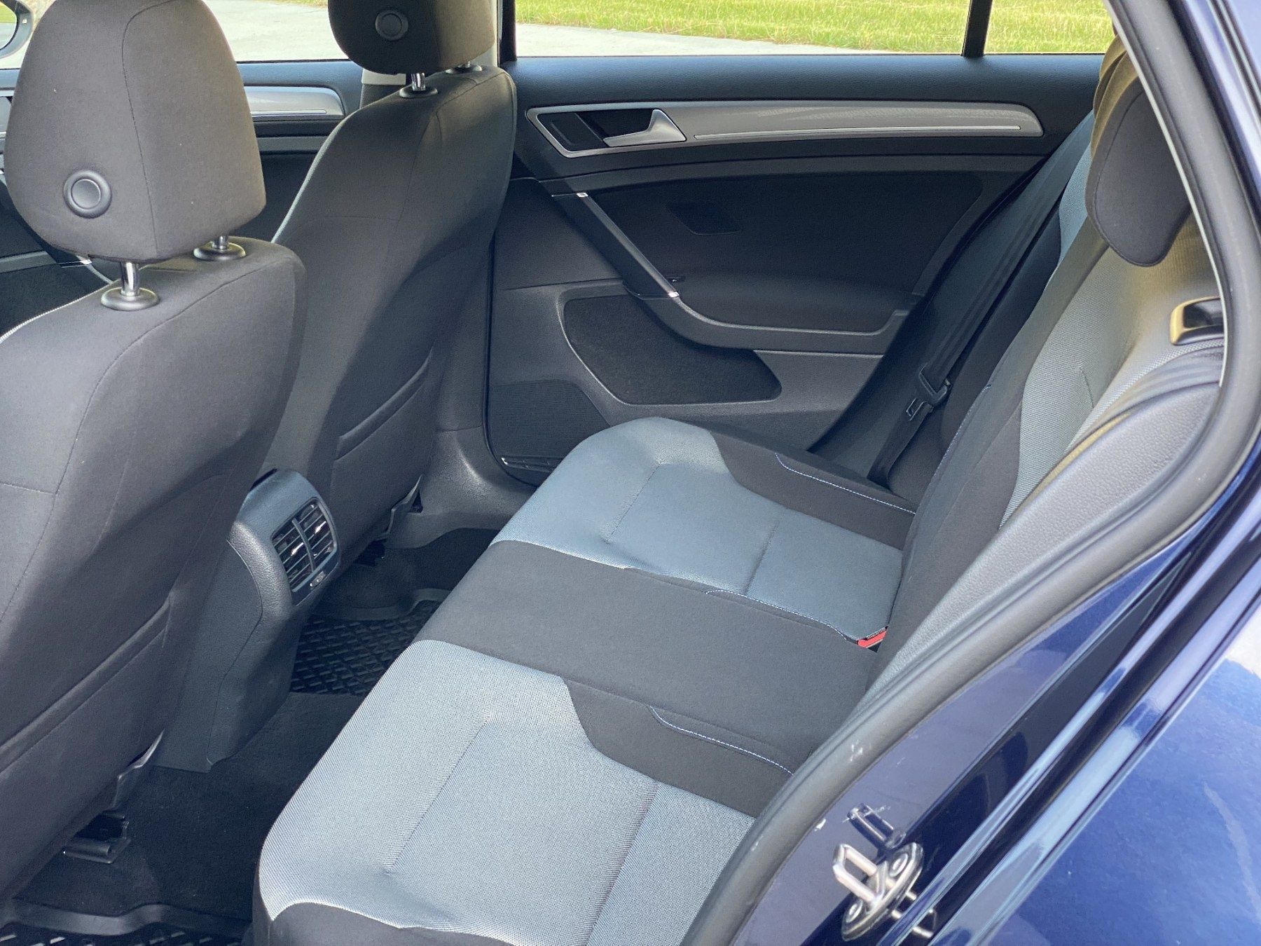E-Golf 2015 8200$
