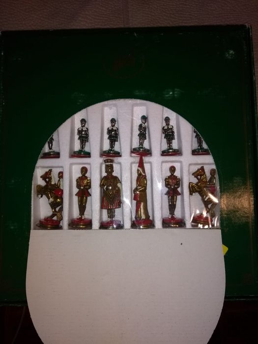 Jogos Xadrez lindíssimos e novos. Nunca foram manuseados.